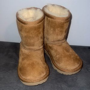 TODDLER Chestnut Uggs